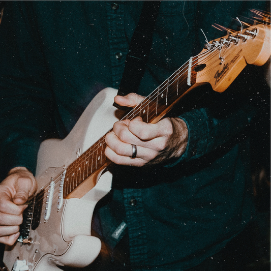 ギターを楽しむ様子